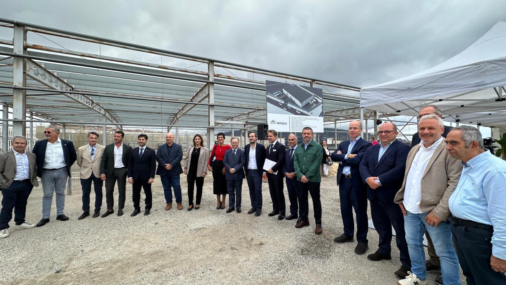 Autoridades de Ceuta y directivos de Templus en la puesta de la primera piedra del centro de datos.