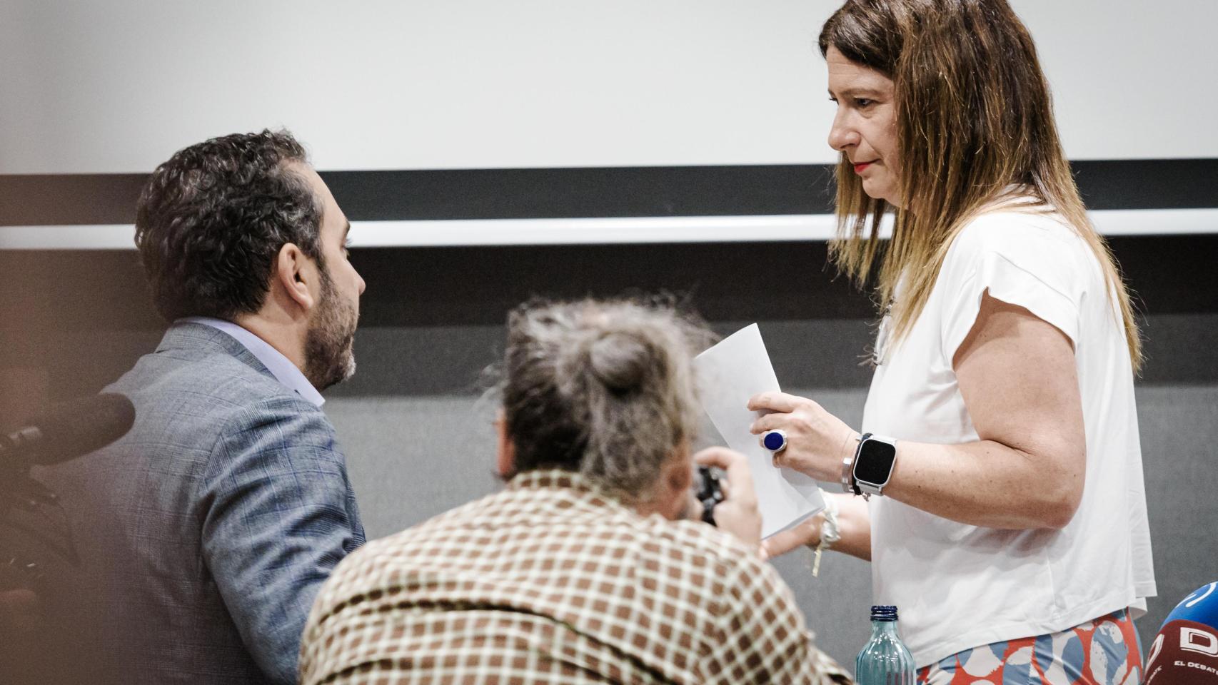 Aldama, el día que interrumpió la rueda de prensa de Leire Díez, en la que ella defendía ser una periodista.