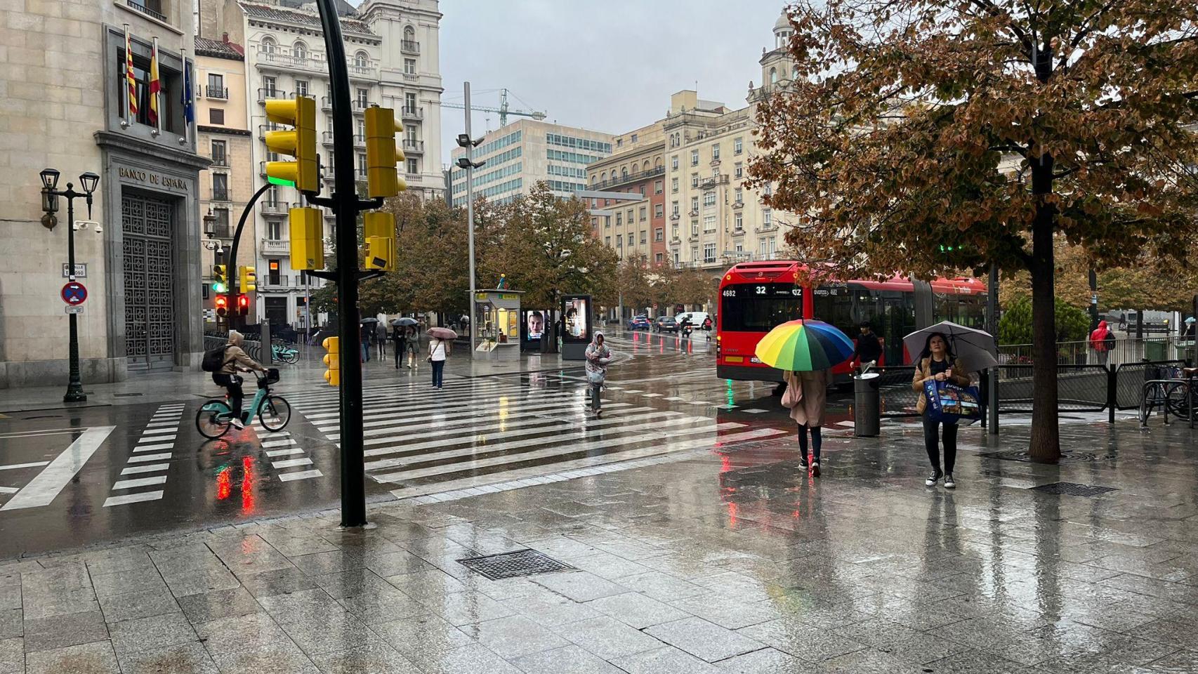 Zaragoza en una mañana lluviosa