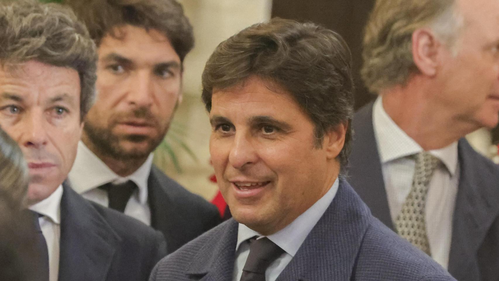 Francisco Rivera y su hermano Cayetano, este martes, en la misa funeral de Rafael de Paula.