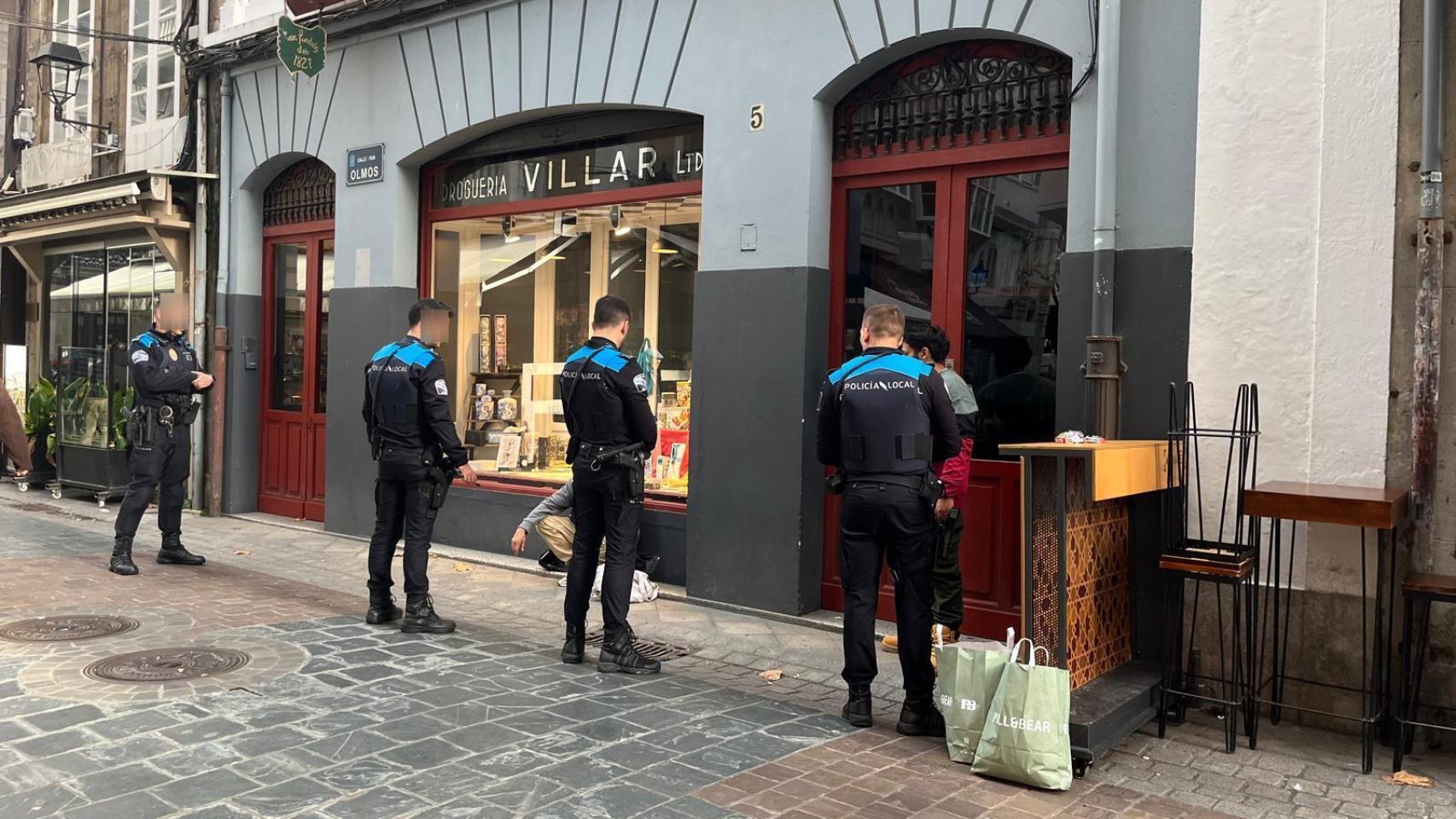 Detienen a dos personas por intento de robo en A Coruña