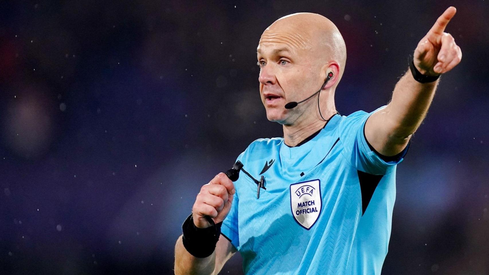 Anthony Taylor, en un partido de la Champions League.