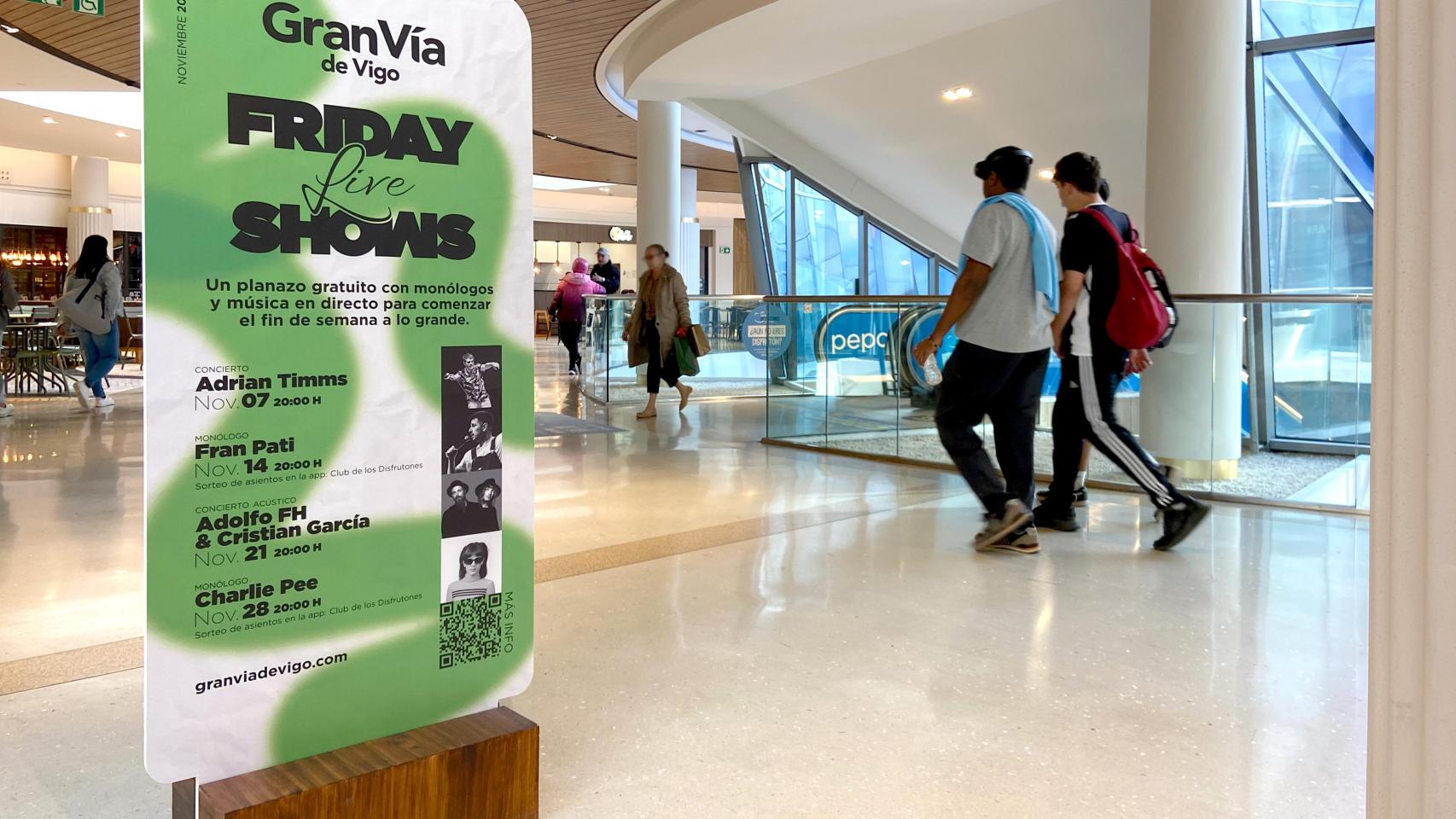 Cartel promocional del ciclo Friday Live Shows, en el Centro Comercial Gran Vía de Vigo.