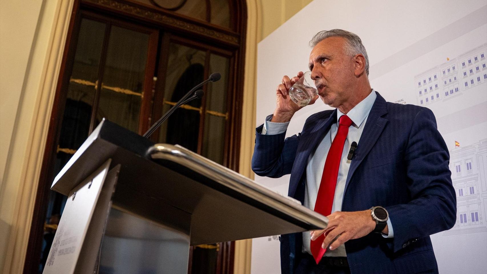 El ministro de Política Territorial y Memoria Democrática, Ángel Víctor Torres, durante su comparecencia tras conocerse el informe de la UCO.