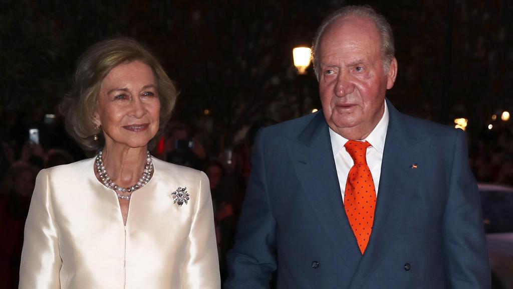 Juan Carlos I junto a su esposa, Sofía de Grecia, en una fotografía de archivo.