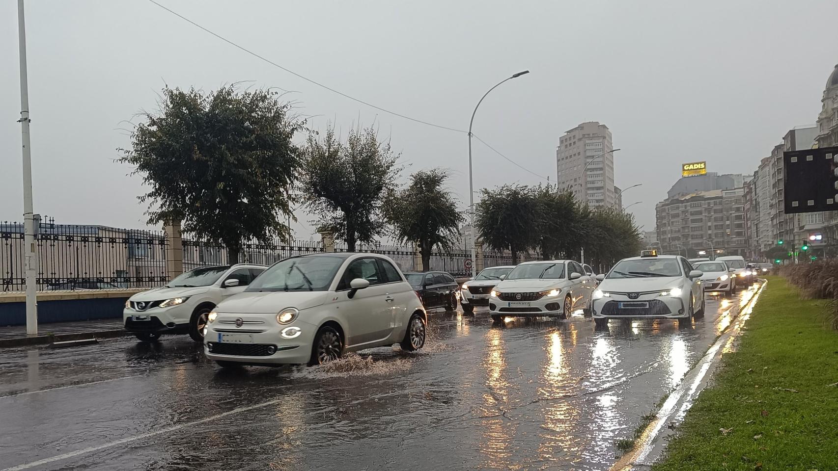 Atasco este miércoles en Linares Rivas, en A Coruña.