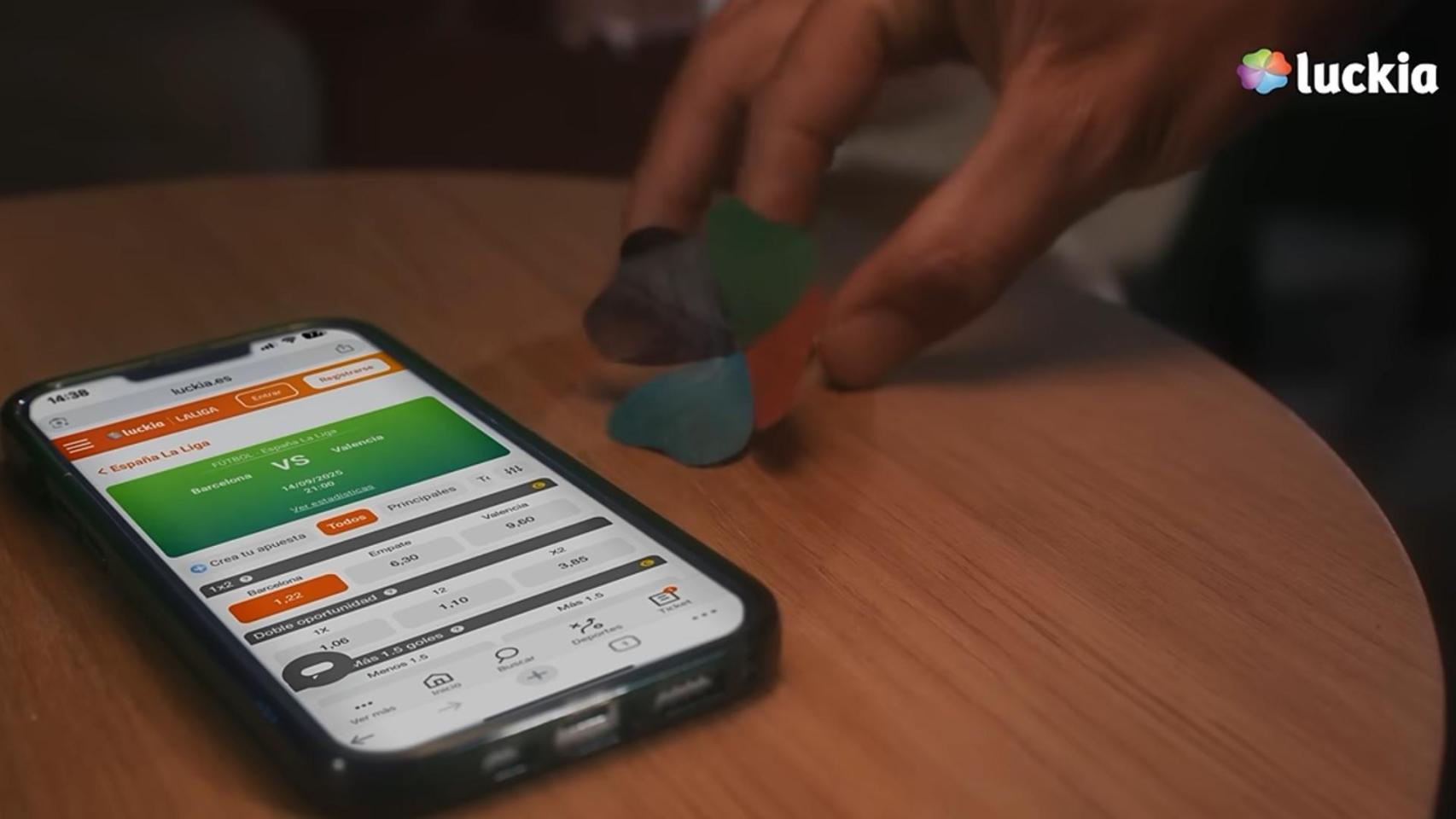 Captura de pantalla del nuevo anuncio de la gallega Luckia y LaLiga.