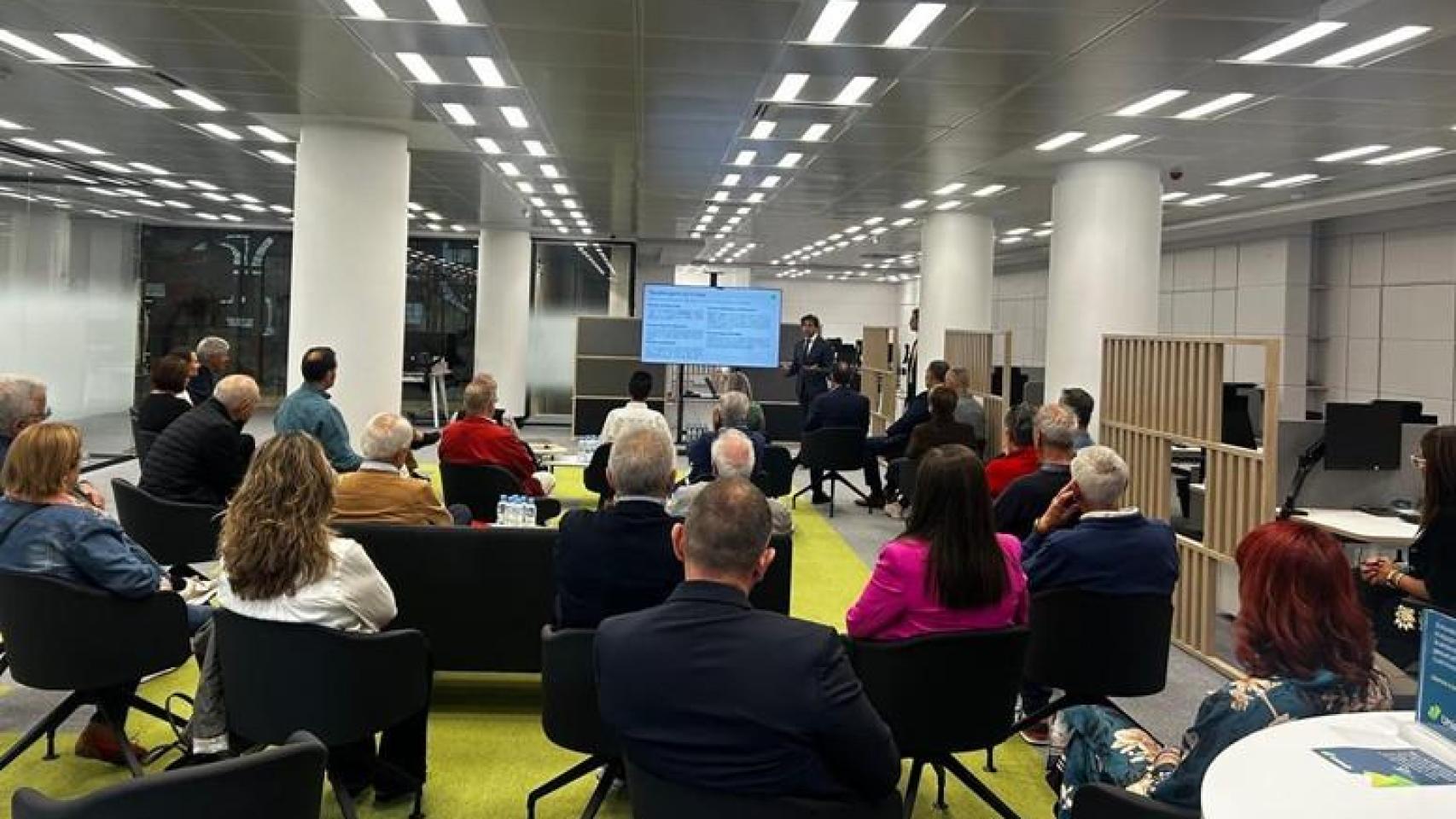 Una imagen de las jornadas informativas de Unicaja AM con más de 500 clientes de banca privada