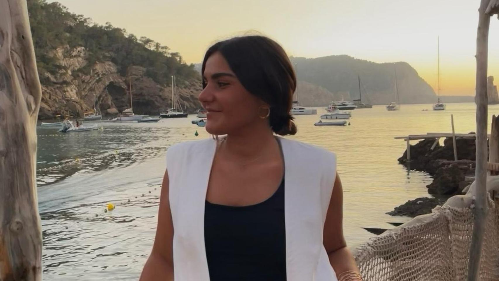 Ana en Ibiza.