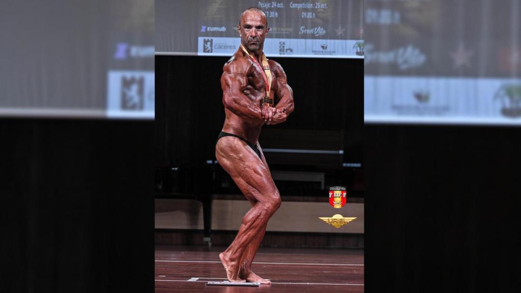 El zamorano Freddy Lorenzo con su medalla