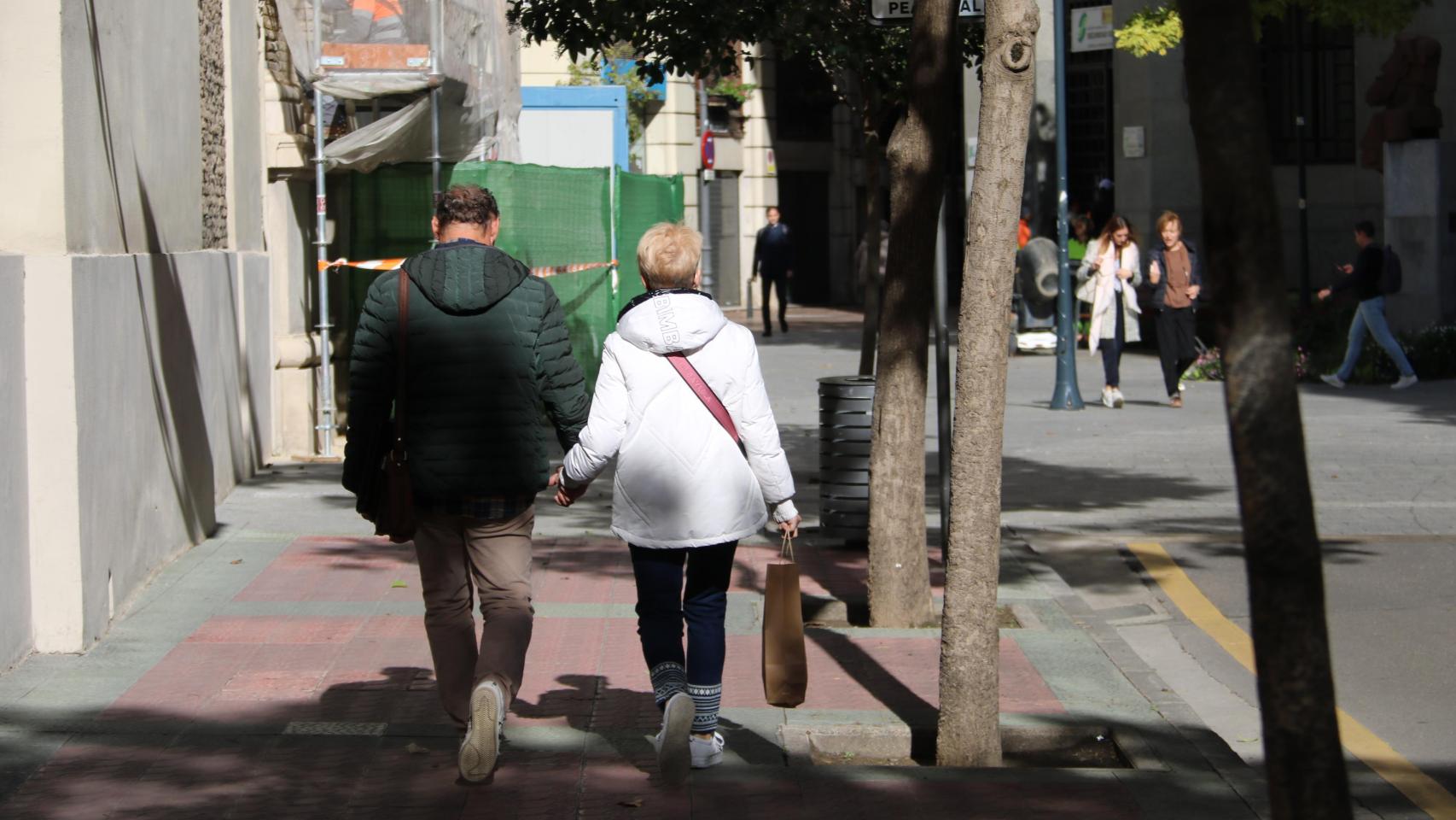Personas mayores en las calles de Zaragoza