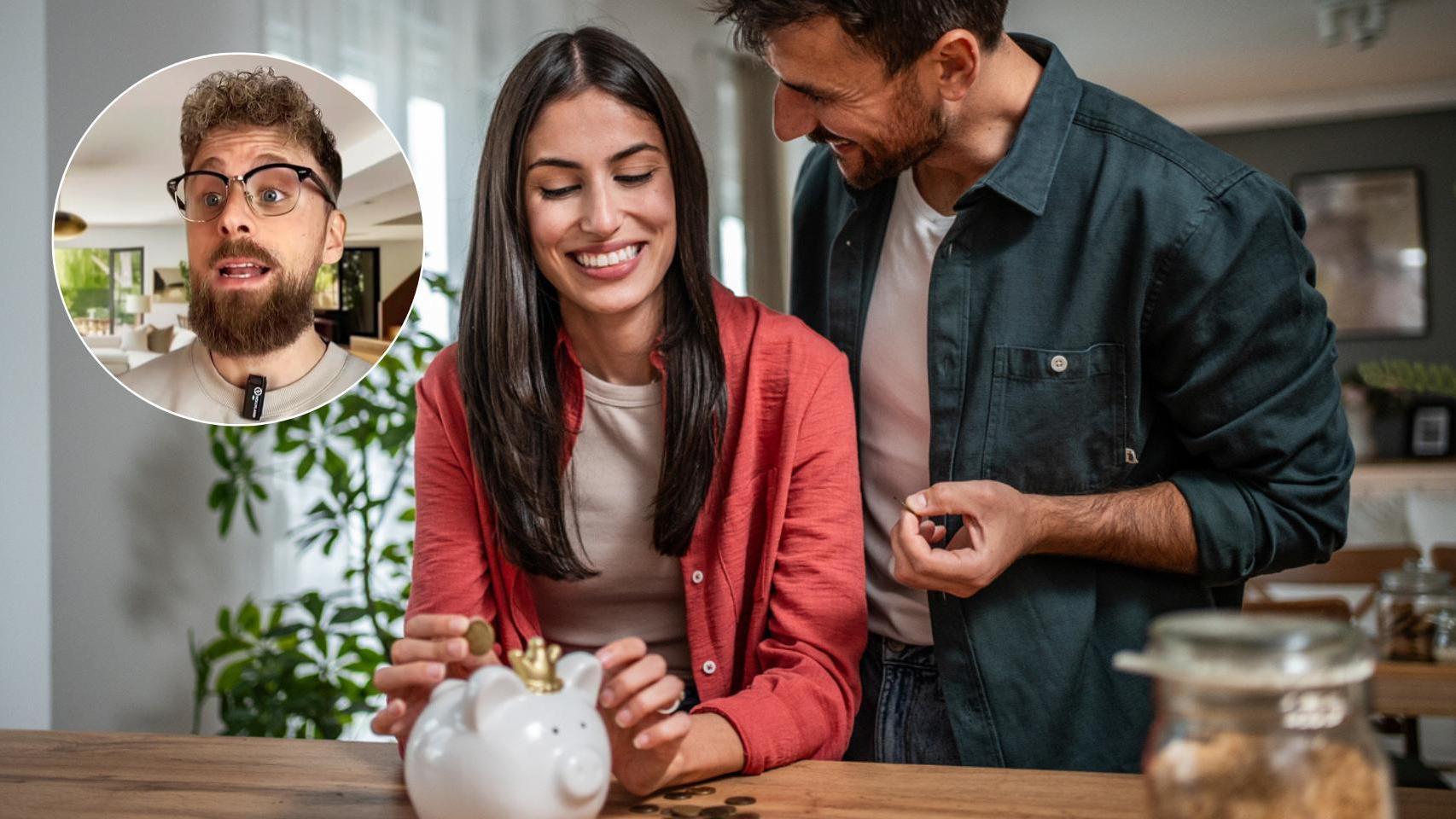 El experto en finanzas David Ramírez y una pareja joven ahorrando dinero.
