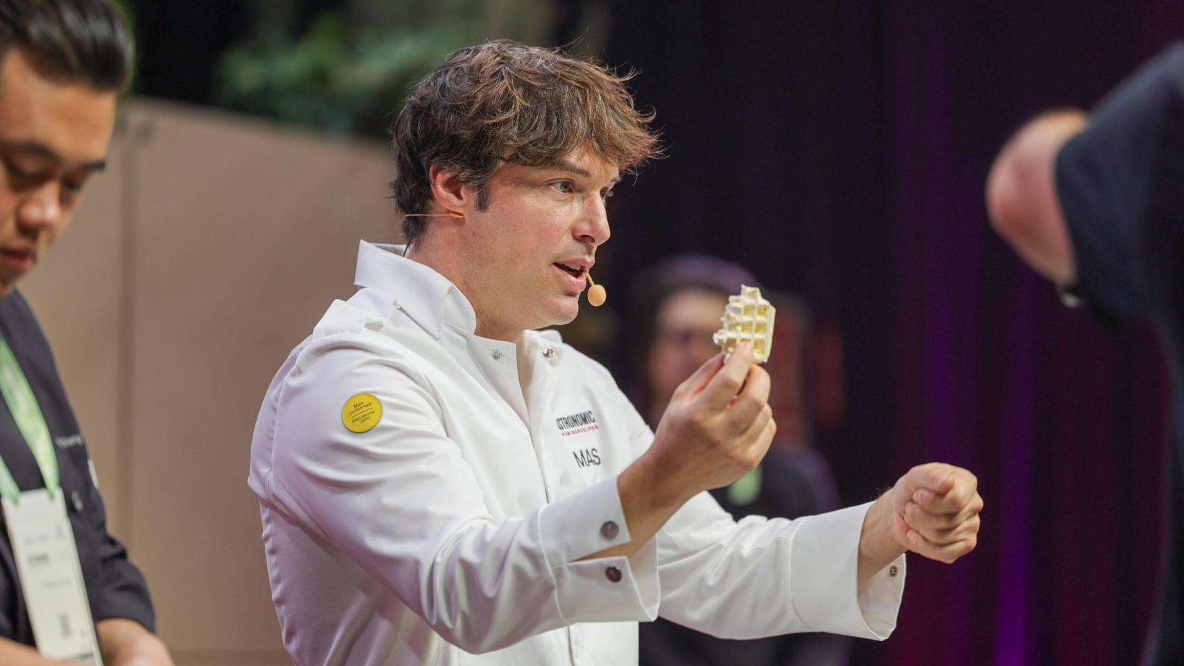 Jordi Cruz en el escenario del Forum Gastronomic de Barcelona.