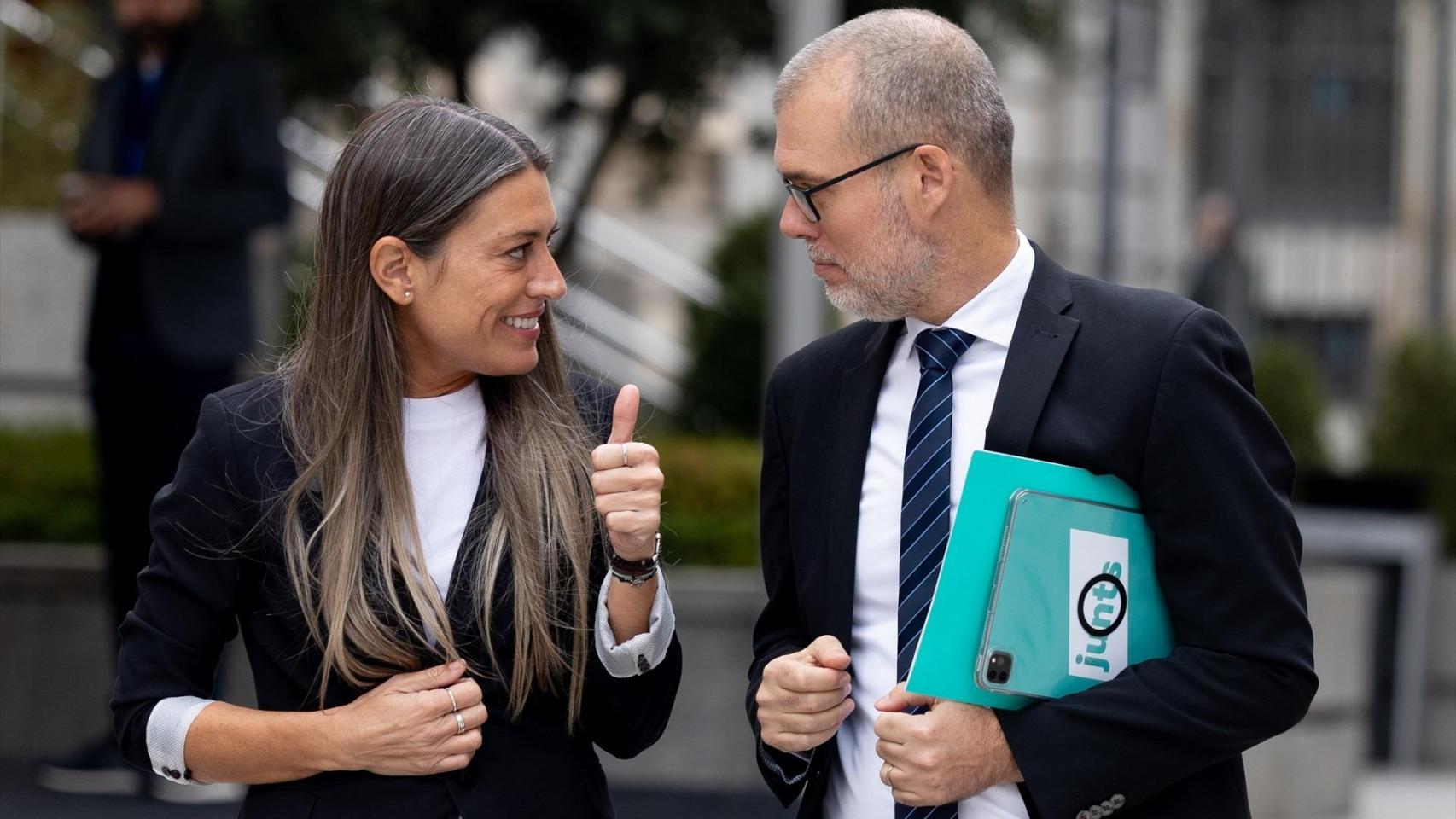 Míriam Nogueras, portavoz de Junts en el Congreso, y el diputado Josep Maria Cruset, a su llegada este jueves al Congreso.