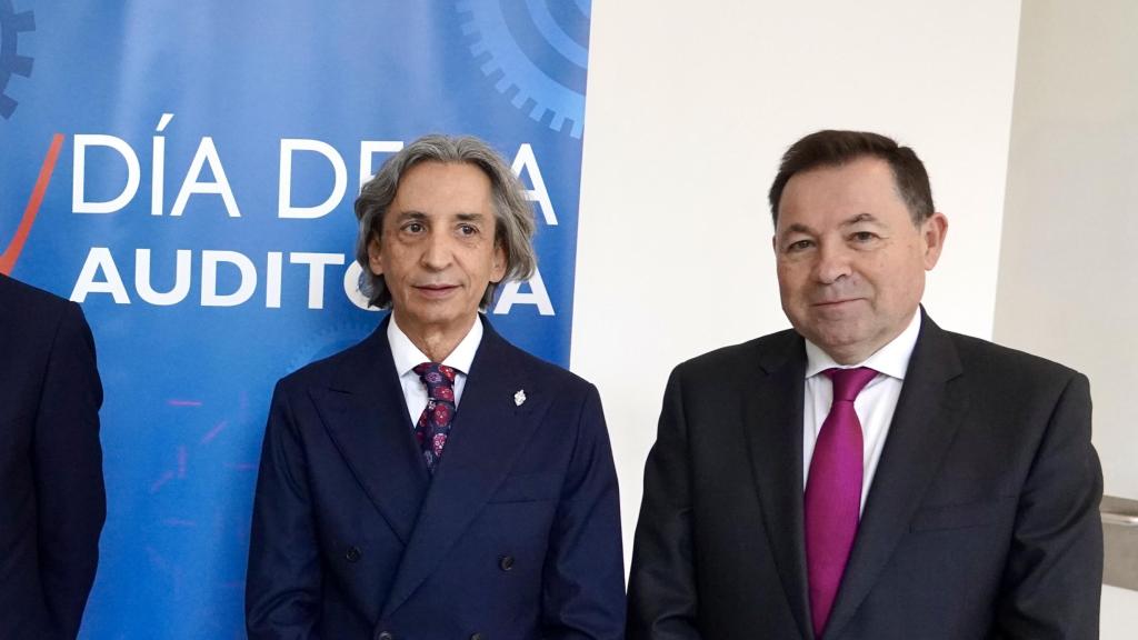 El presidente del Colegio de Economistas, Juan Carlos De Margarida, y Rodrigo Cabrejas, Economista y Auditor.