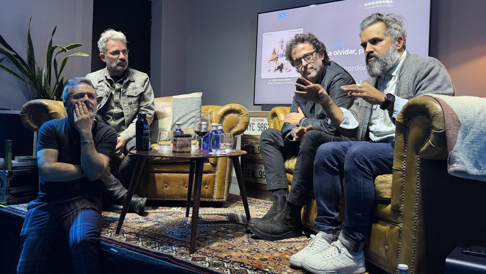 Love of Lesbian durante el encuentro con Samsung.