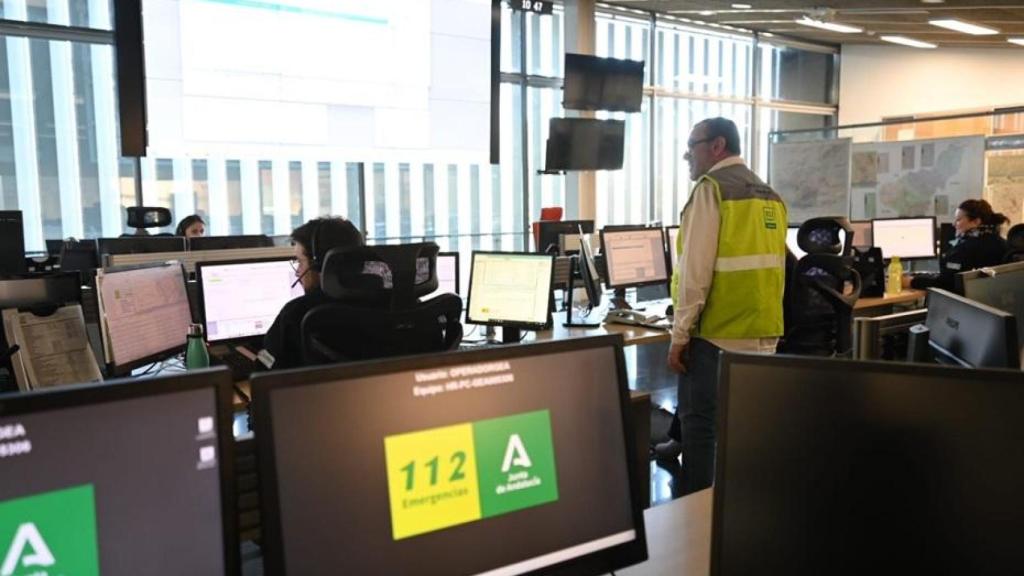 Sala provincial del 112 en Granada.