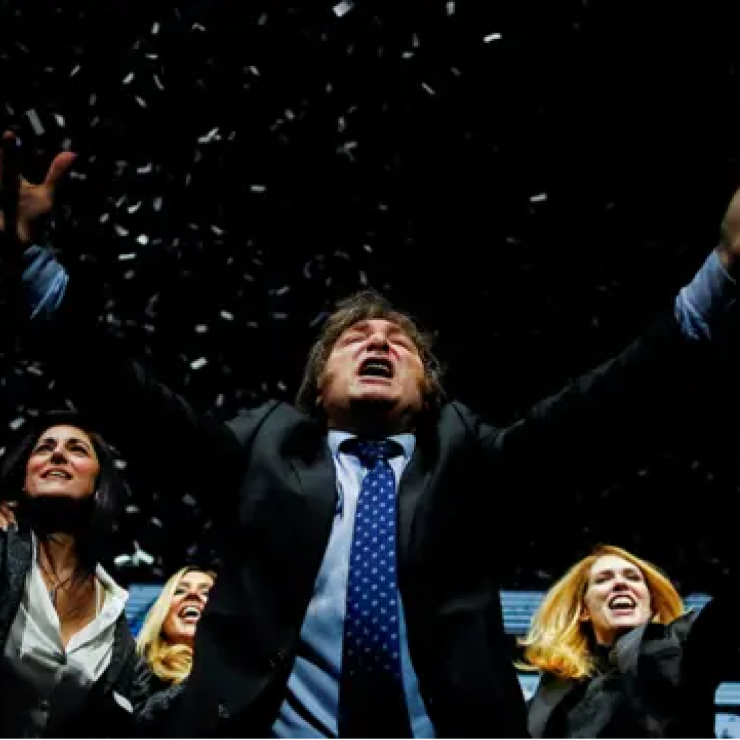 Javier Milei durante la celebración de su victoria en las elecciones de Argentina, con más del 30% de los votos