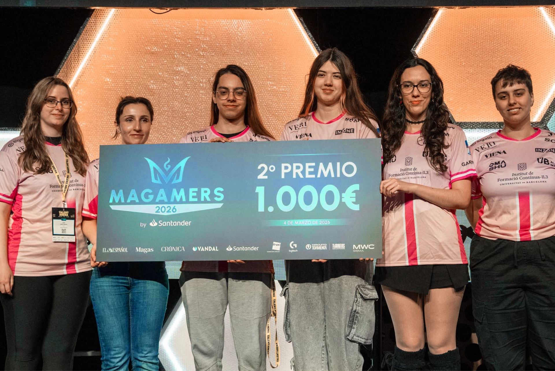   Carla Lupión “Miyuuri”, Emma Piquero “Emma”, Leona “Leoninha”, Sara Olmos “Toroto”, Inma Ruiz “Inmi” y Berta Vigo “White24”