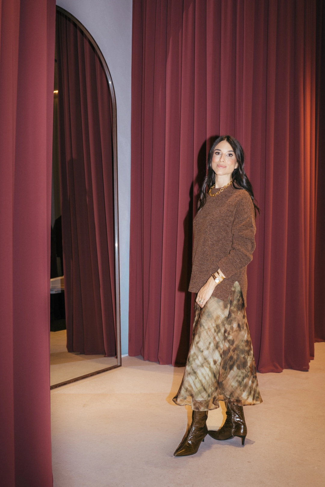 Foto uno de Laura Corsini con el look tres