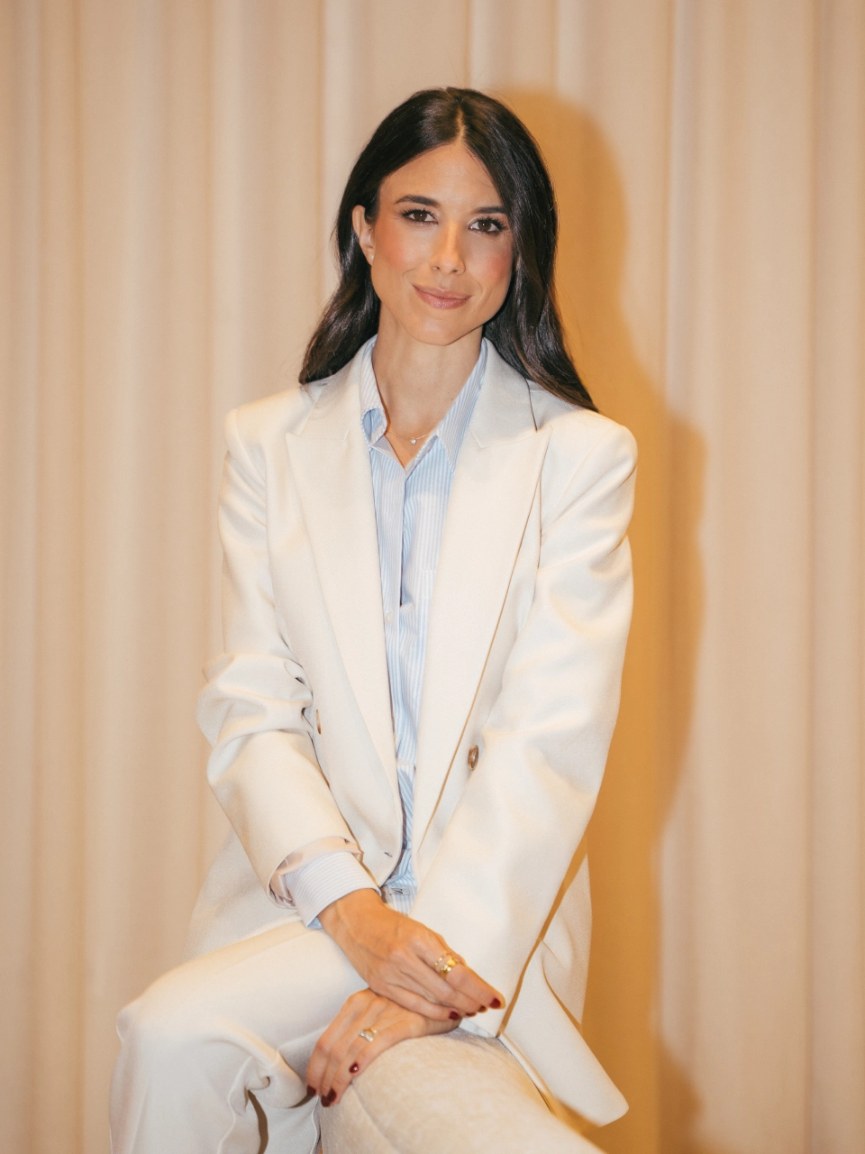 Foto dos de Laura Corsini con el look cuatro
