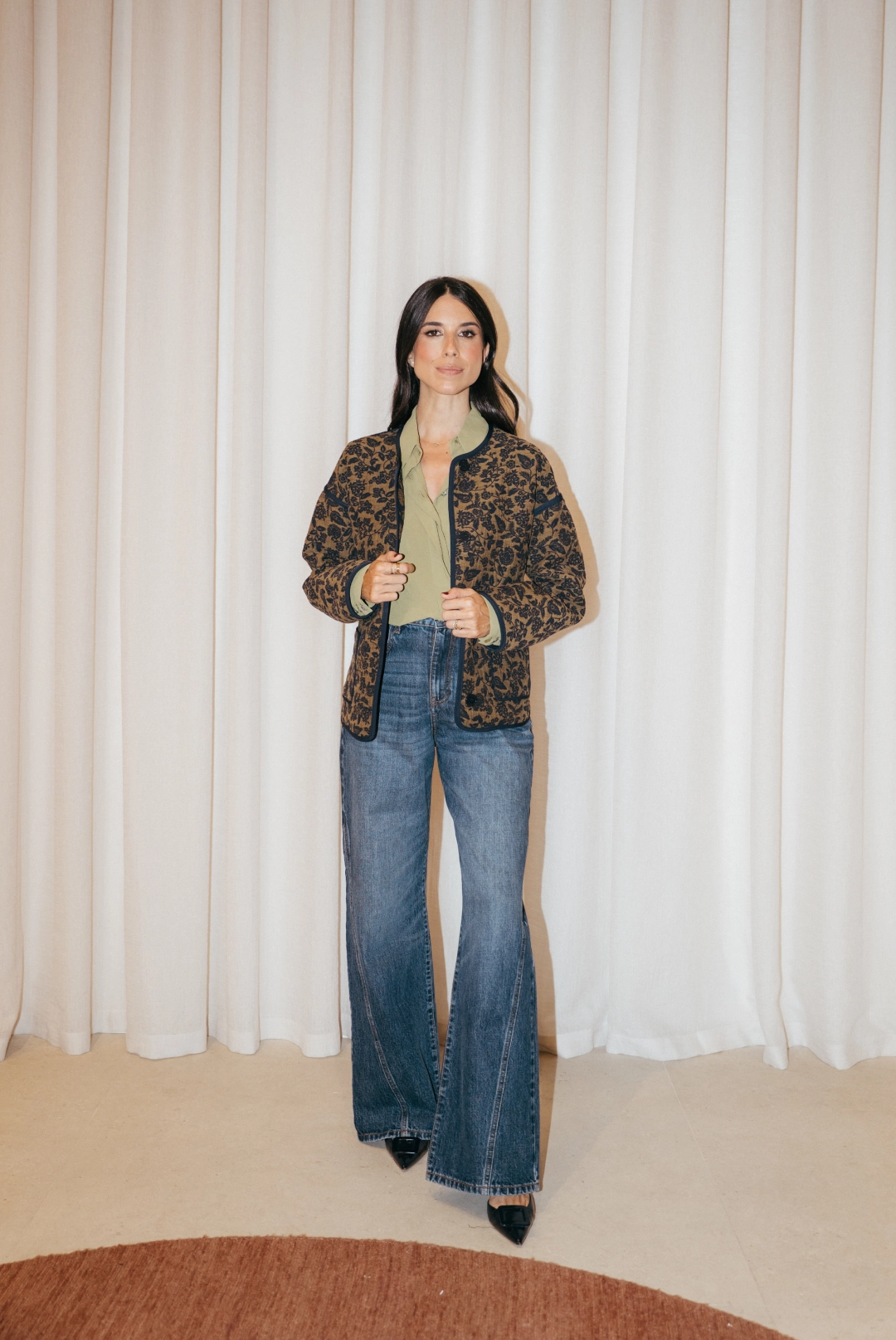 Foto cuatro de Laura Corsini con el look dos