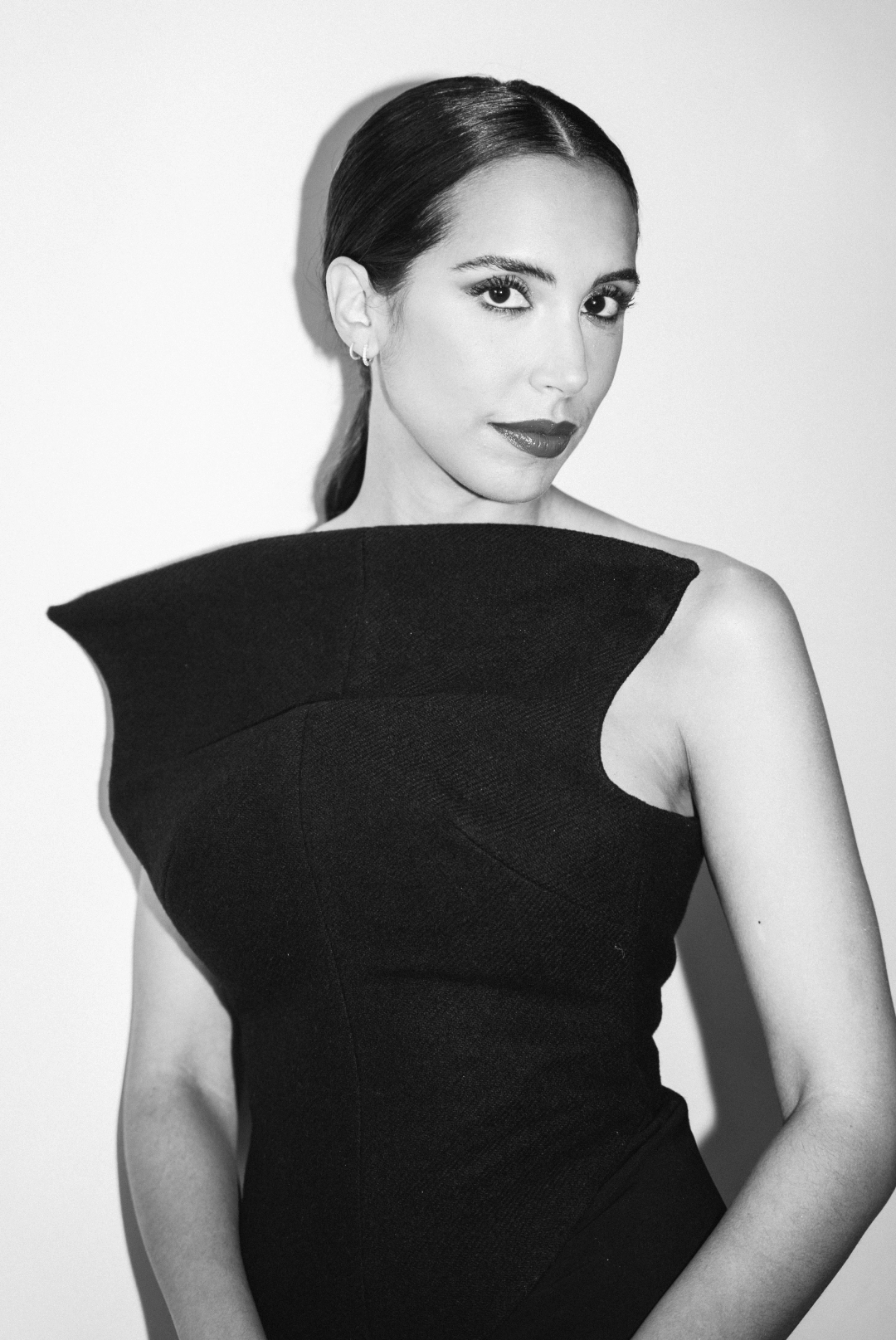 Foto uno de Carolina Trillo con el look dos