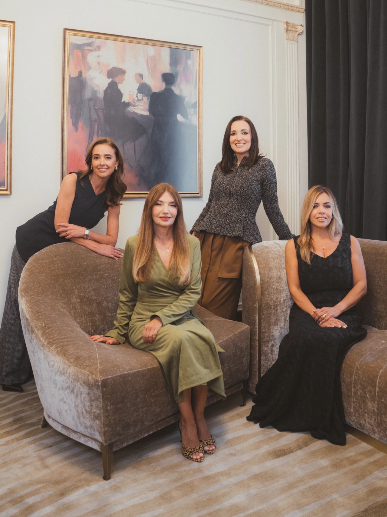 Foto de las cuatro mujeres de Gravitta en la cabecera de Magas