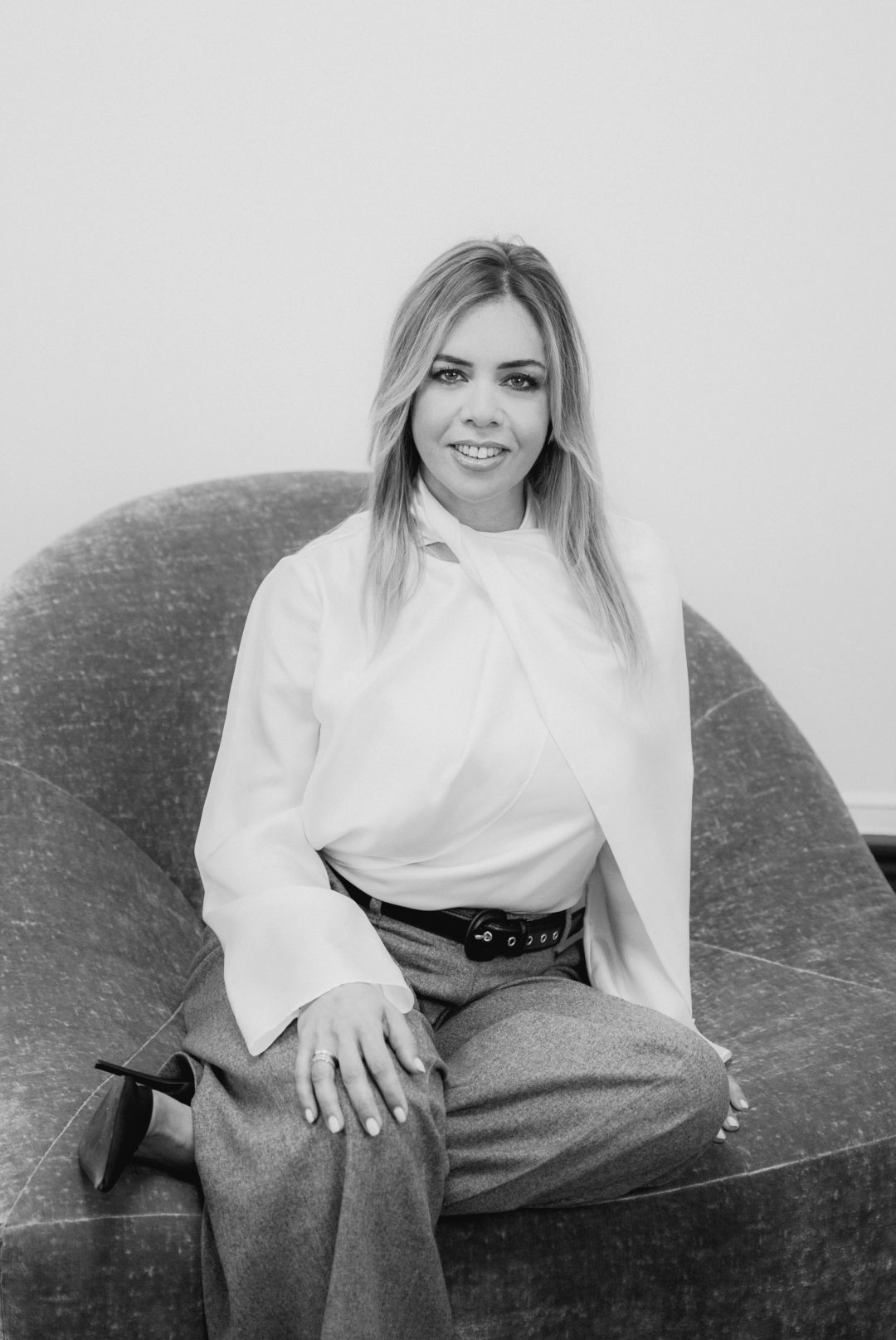 Foto dos de Esmeralda Delgado con el look uno
