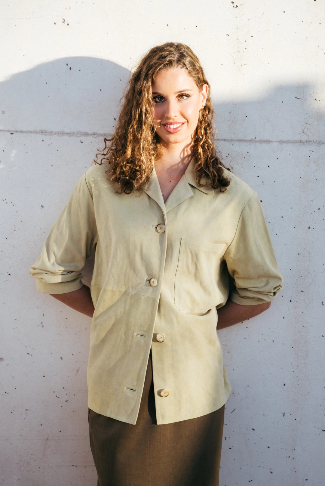 Foto tres de Iris Tió con el look uno