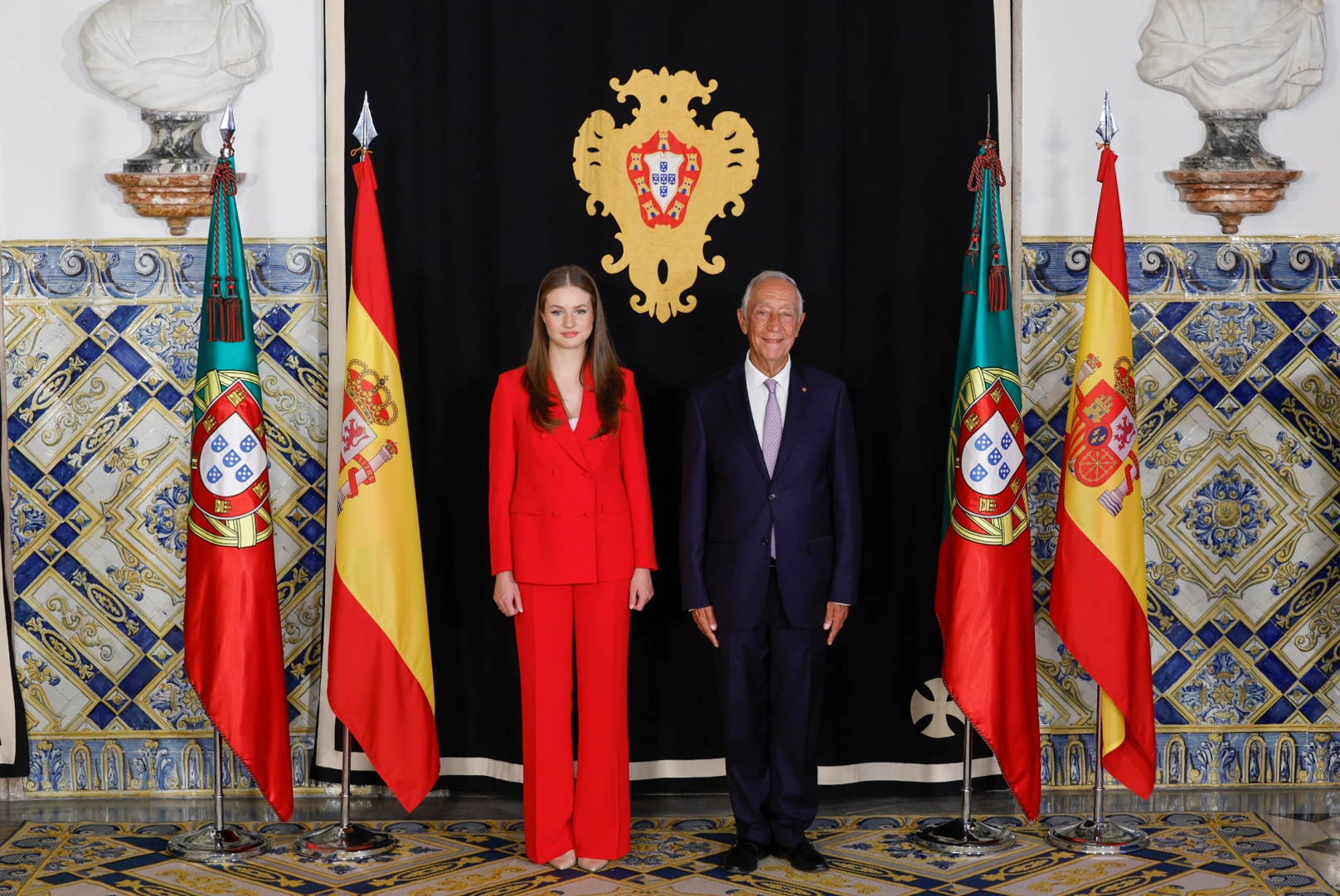 Su primer viaje en solitario al extranjero fue a Portugal, en 2024, donde fue recibida por el presidente Marcelo Rebelo de Sousa