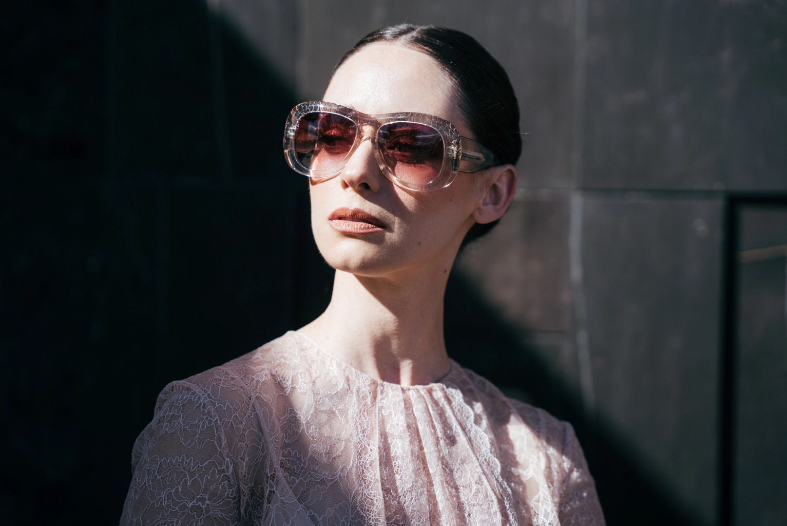 Foto dos de Elena Rivera con el look cinco