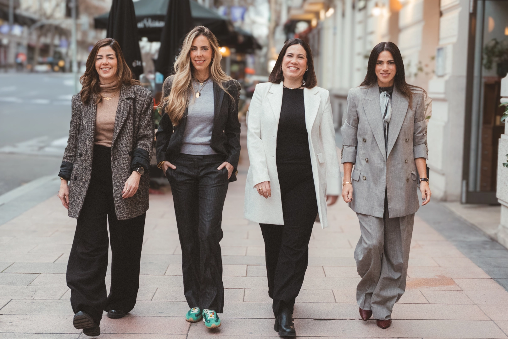 Foto dos de Daniela Goicoechea, Johanna Müller, Adriana Álvarez y Linda Sharkey