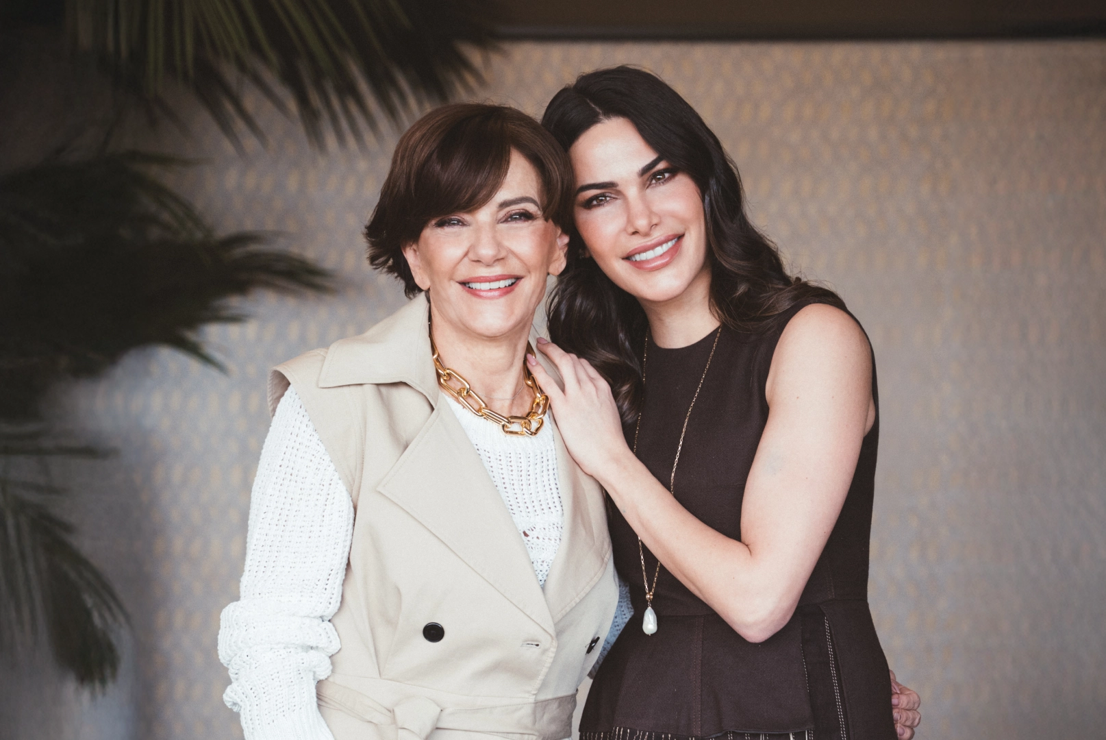 Foto uno de Rosa y Carla Barber con el look uno