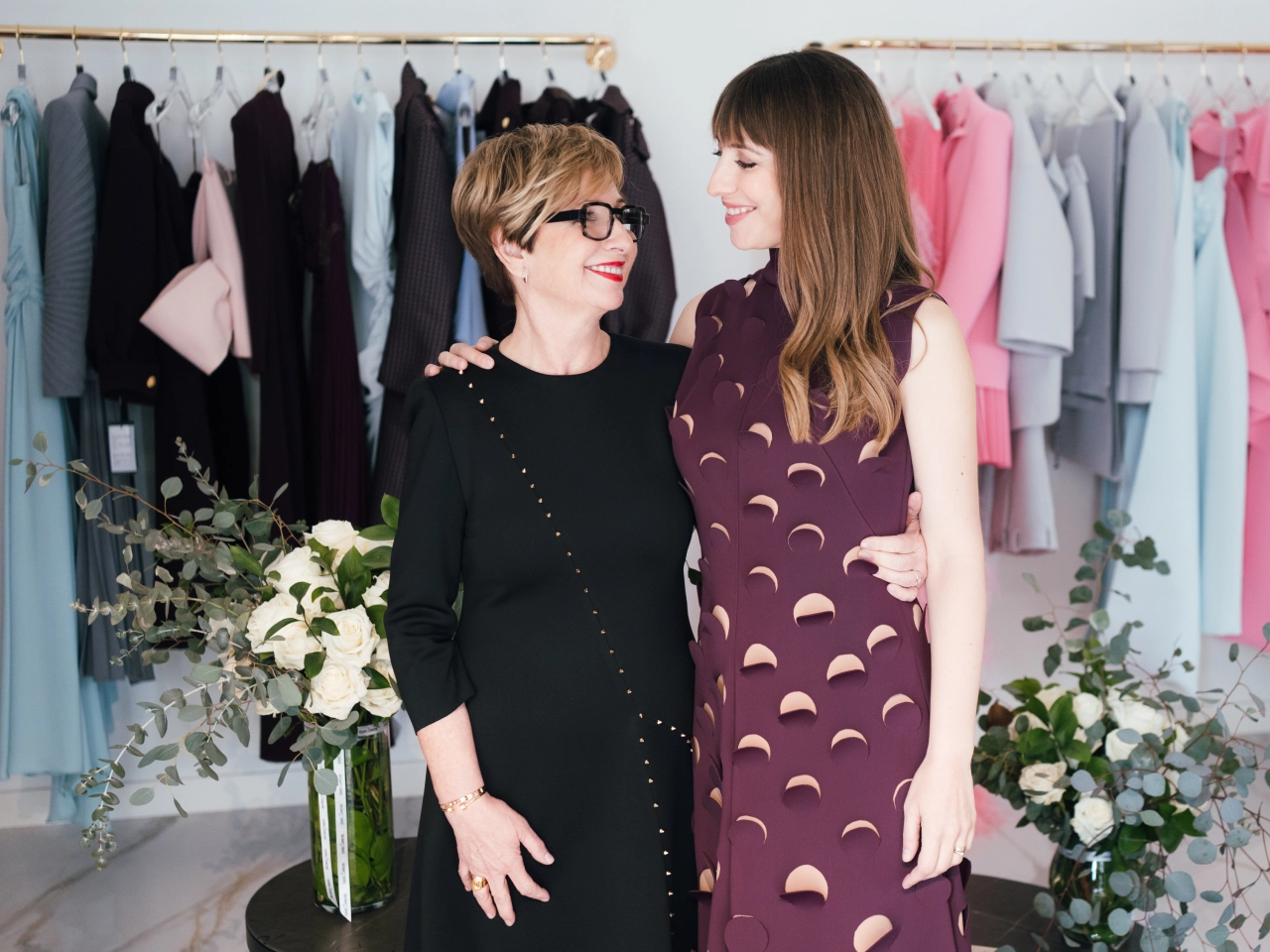 Isabel Sanchis y Paula Maiques con los looks tres