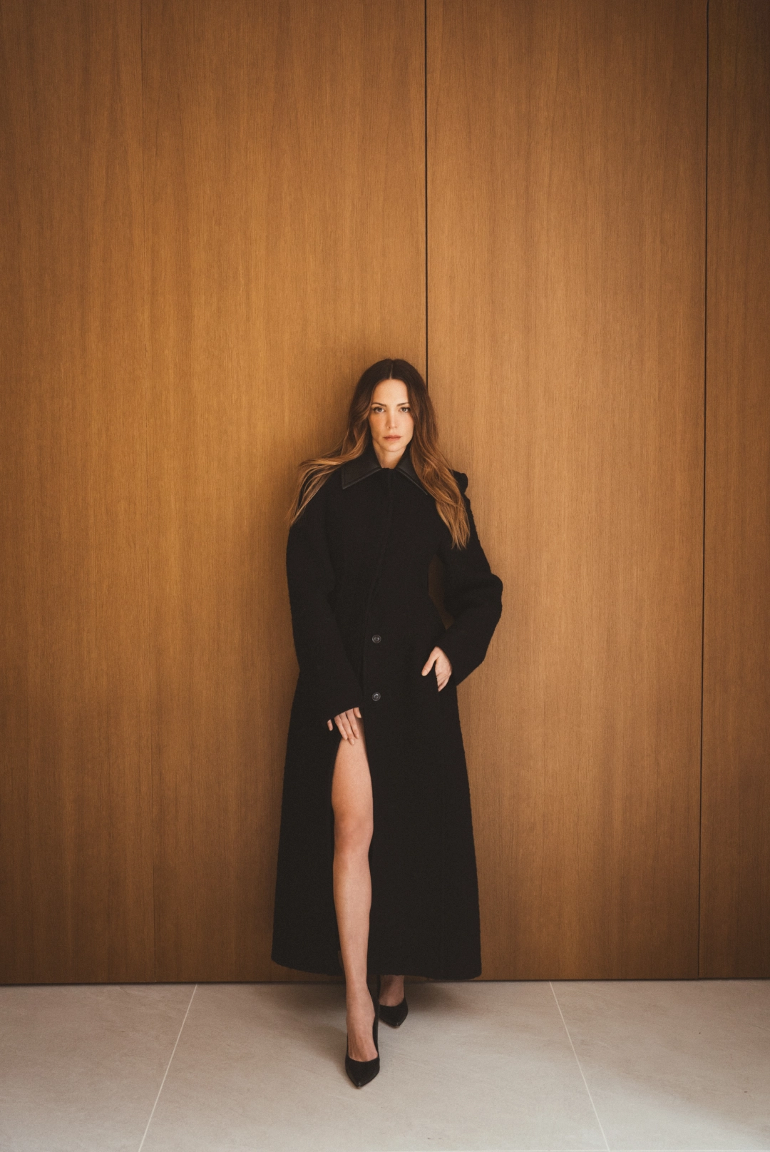Foto tres de María Hervás con el look uno