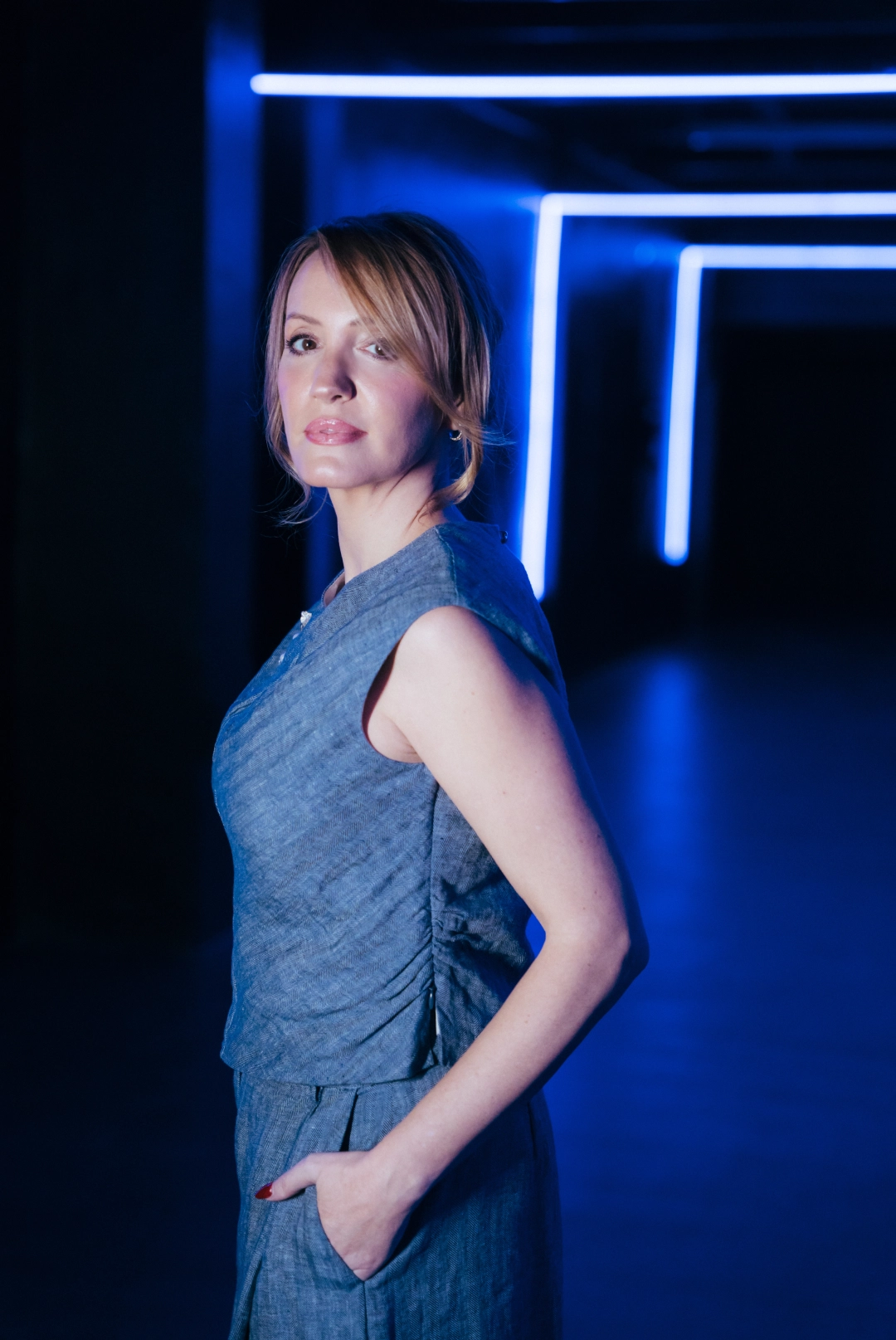 Foto tres de Virginia Calvo con el look tres en una producción de Magas