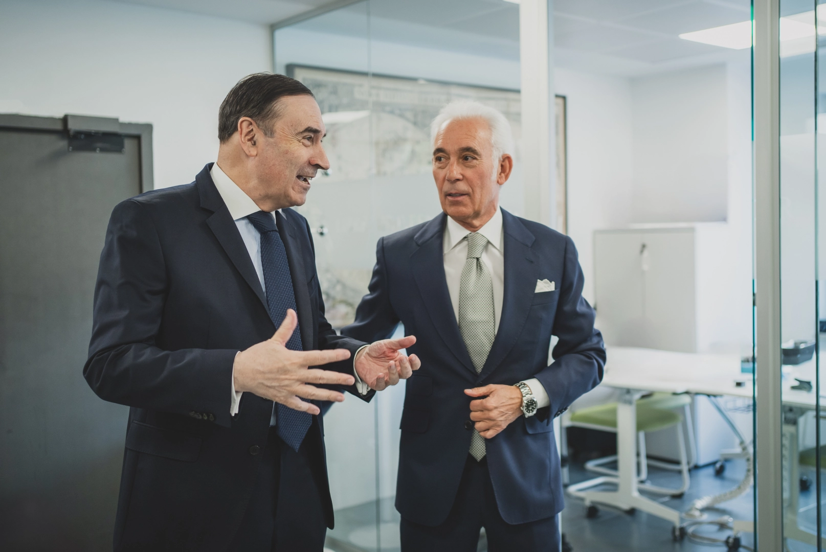 Foto dos de Pedro J. Ramírez y José Antonio Sánchez en las oficinas de EL ESPAÑOL