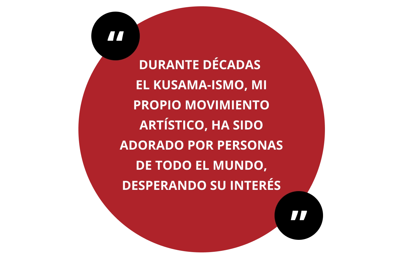 Foto dos de una de las citas de Yayoi Kusama