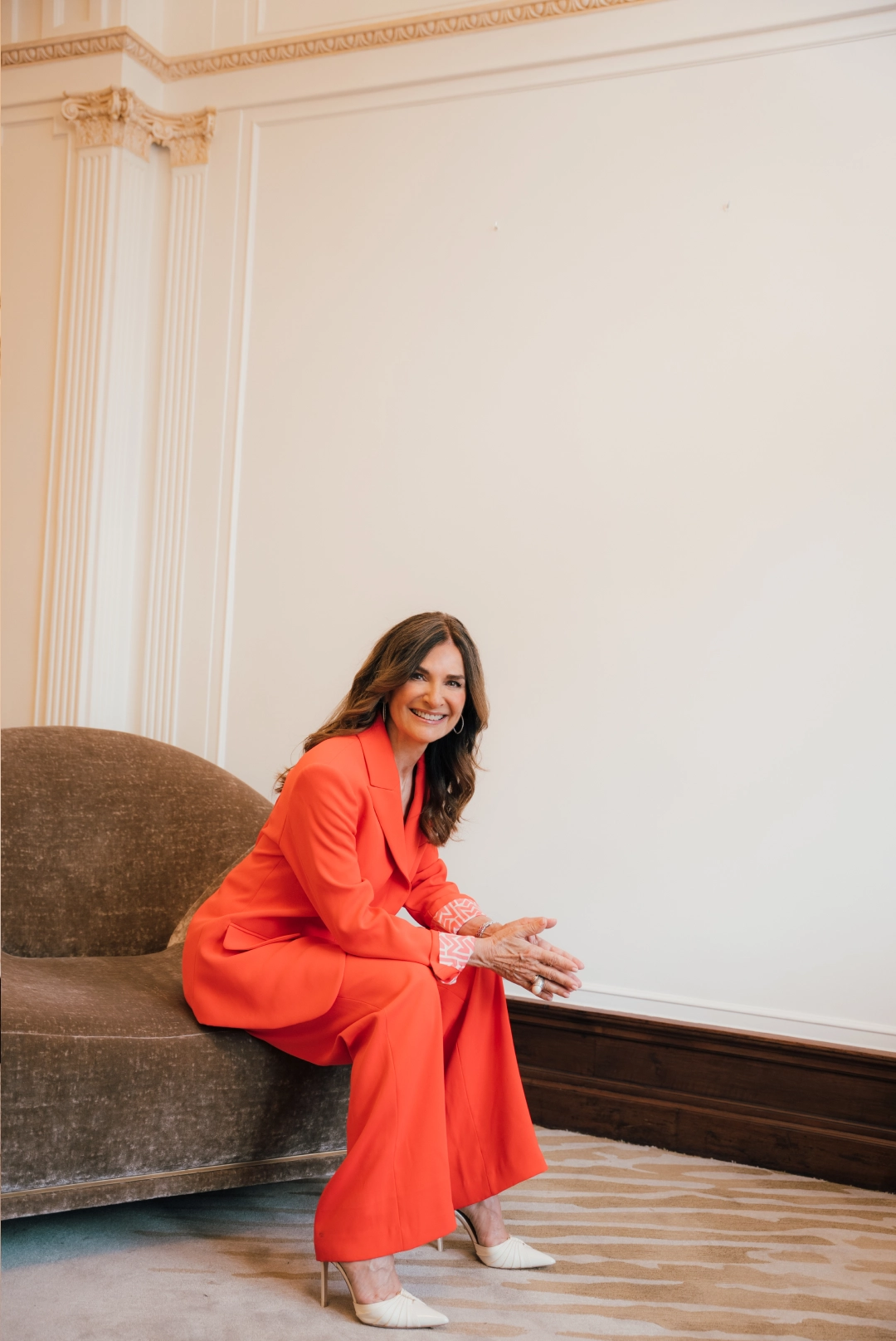 Fotografía dos de María Eugenia con el look dos