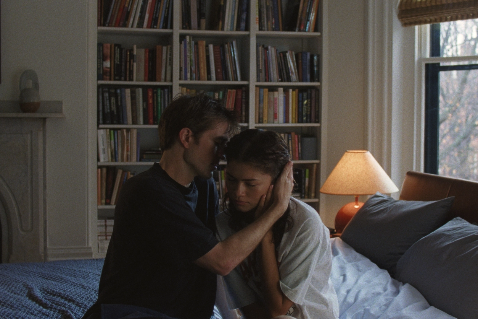 Frame uno de Robert Pattinson y Zendaya en El Drama