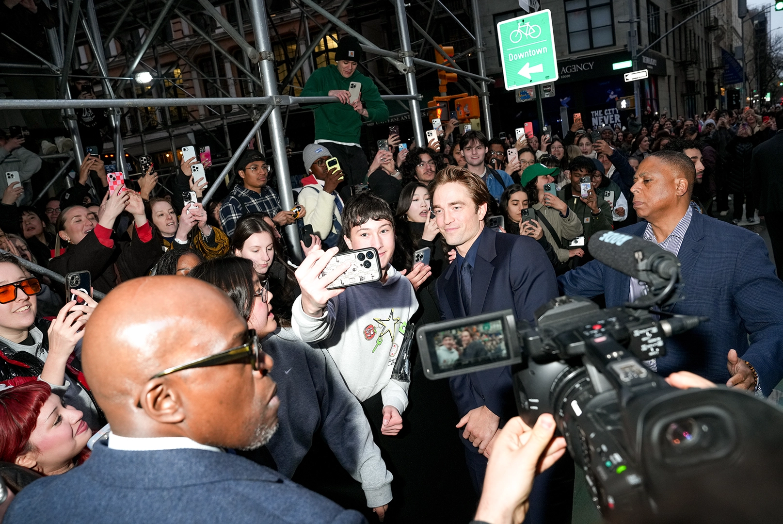 Foto uno de Robert Pattinson en la premiere de El Drama