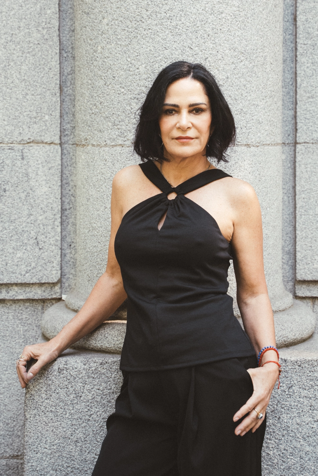 Foto dos de Lydida Cacho con el look tres