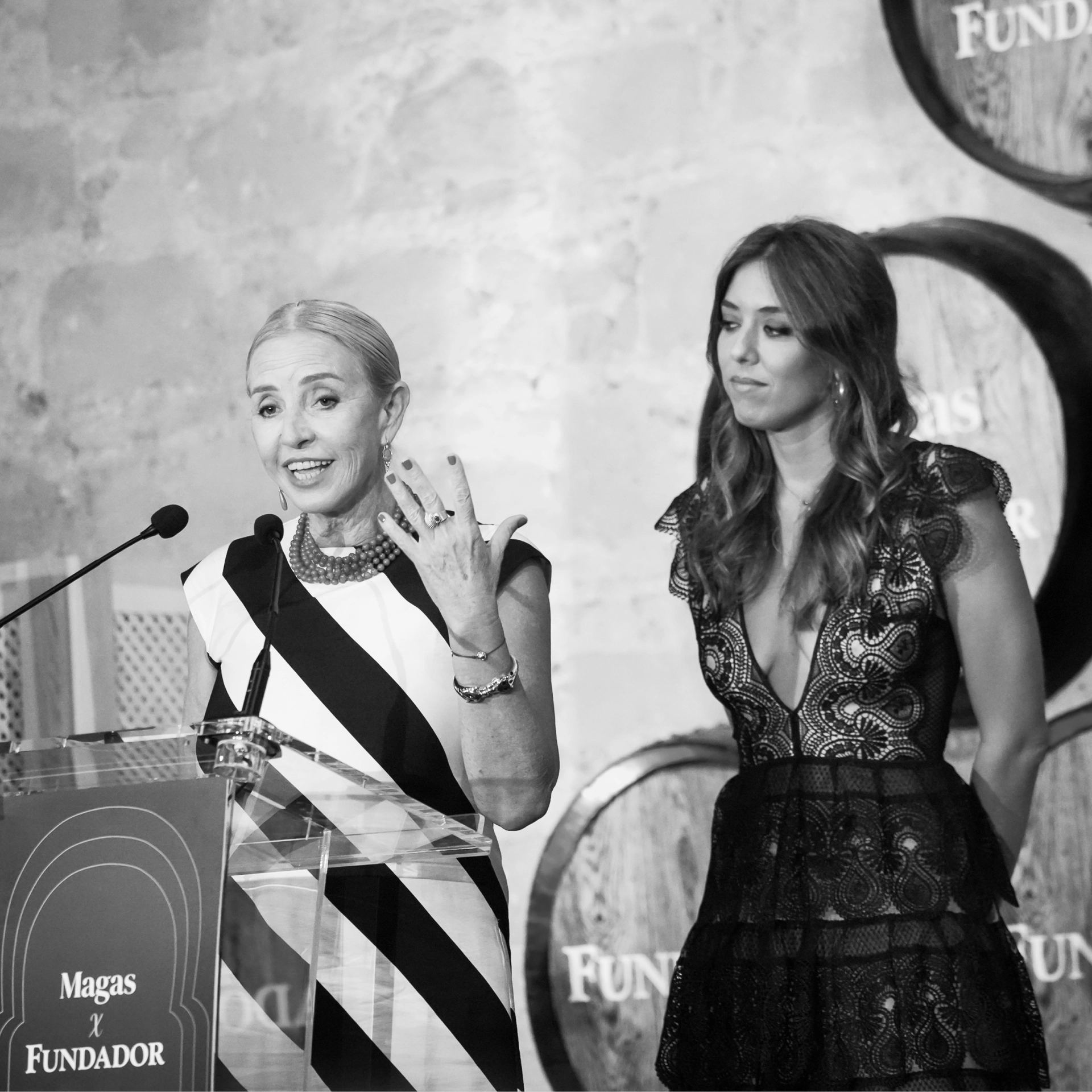 Mariola Orellana y Marina Carmona