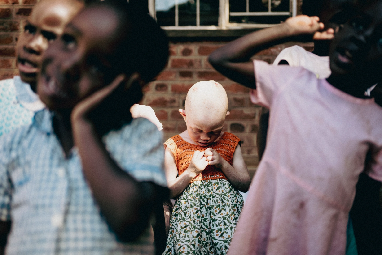Foto dos del orfanato en el centro de Malawi