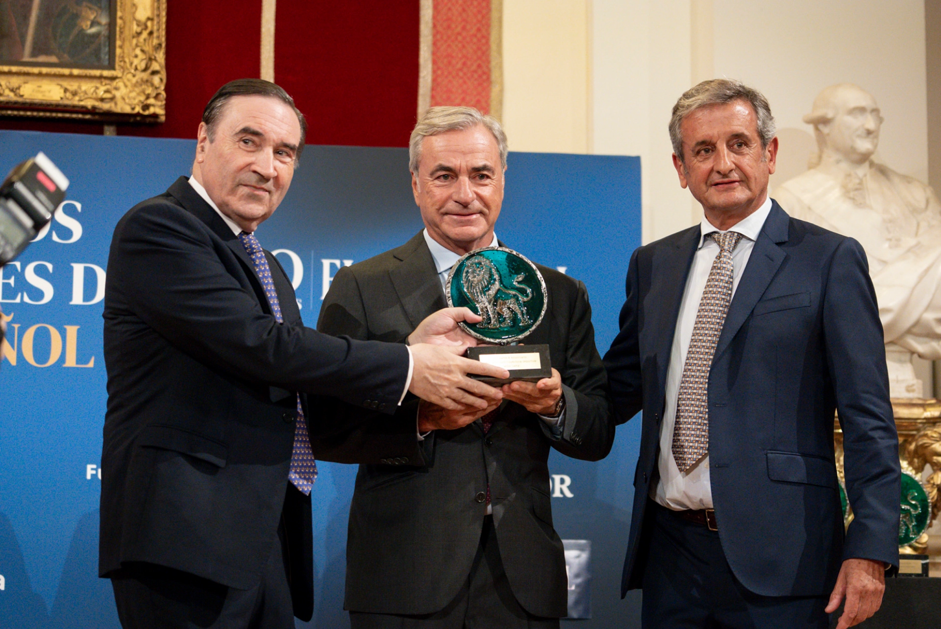 Pedro J. Ramírez, Carlos Sainz y Luis Moya