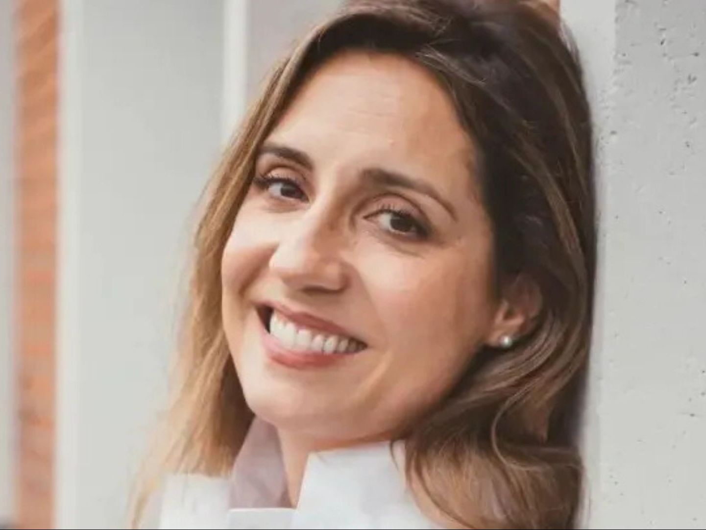 Pasa una tarde de cóctel y charla literaria con Ángela Banzas en nuestro Club de abril